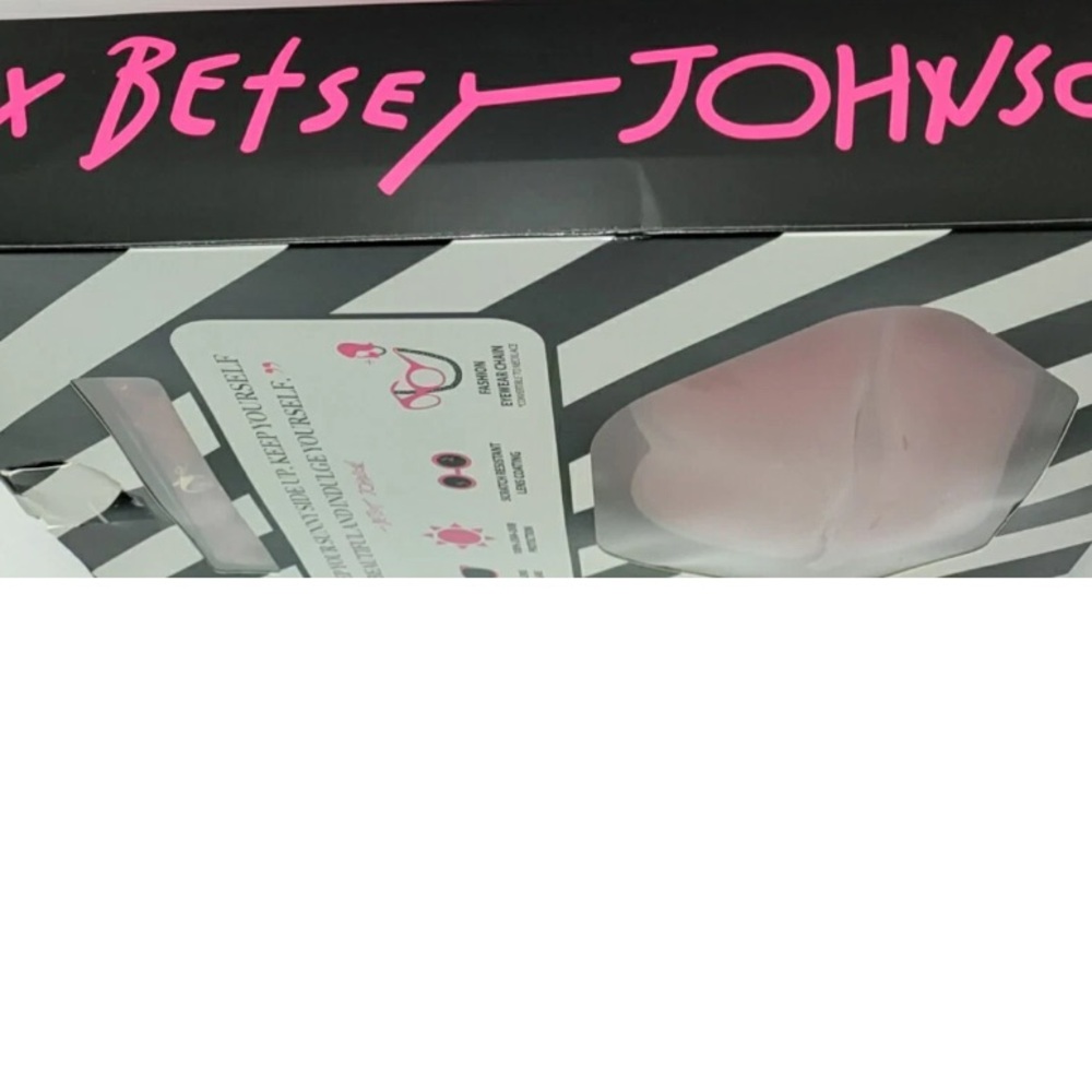Betsey Johnson XOXO Metal Sunglasses Case & Chain Black And White NIB - Picture 11 of 13